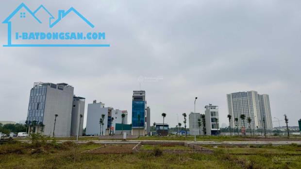 Bán đất phân lô, vỉa hè, oto vào đất 45m2, giá chỉ 8.5tỷ!