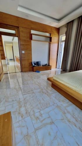 "Biệt Thự Sân Vườn 1100m2, 17m x 60m, Giá còn 23.5 Tỷ.