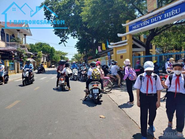 BÁN 1.000M2 CÓ SỔ RIÊNG, SÁT CHỢ VÀ NHÀ MÁY