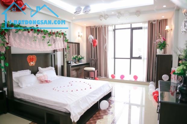 Mặt Phố Ngọc Thụy, DT120m2, MT5m, Hàng Hiếm, Gần nút giao Đường 40m, 190tr/m2.