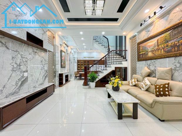 Nhà ĐẸP Quận 7 đường Nguyễn Thị Thập, Ngang 5m sổ vuông vức, Không lỗi phong thủy