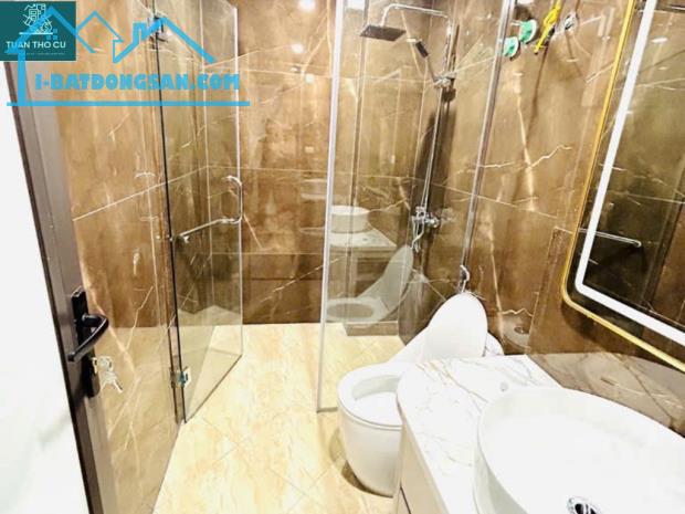 Nhà Mặt Ngõ OTO Tránh, Phố Tam Trinh: 5 Tầng, Thang Máy NK, Nội Thất Cao Cấp, Giá 8.95 tỷ
