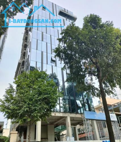 Bán Tòa Văn Phòng Mặt Phố Giải Phóng, Hai Bà Trưng DT 500m2, 12T, MT 15.6m, Giá Cực Rẻ