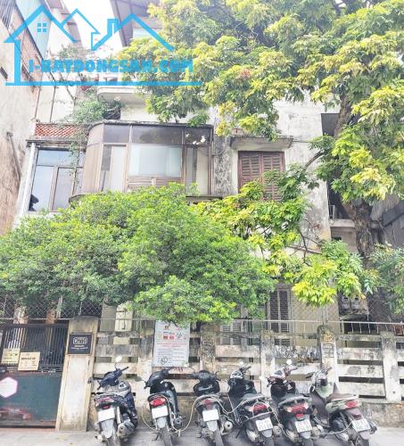 Bán Nhà Mặt Phố Bà Triệu, Hai Bà Trưng DT 191m2 x 3T, MT 7,9m, Giá Rẻ.