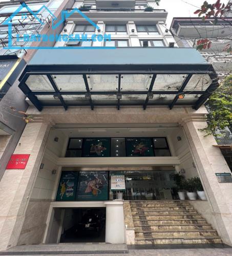Bán Tòa Văn Phòng Mặt Phố Văn Miếu, Đống Đa DT 225m2, 10T, MT 7,9m. Giá Cực Rẻ