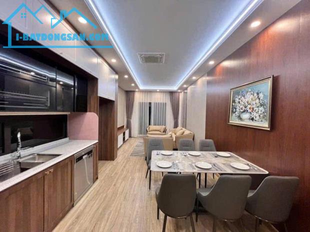 Nhà đẹp ngay TT Chúc Sơn full nội thất chỉ việc về ở ngõ ôtô lại đỗ cổng. Giá 4ty1