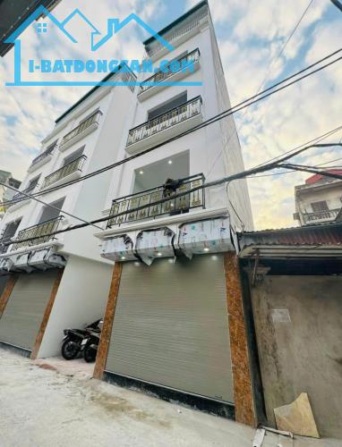 ( giá chuẩn )🏡 Nhà 4 tầng – View toàn biệt thự – Ô tô đỗ cửa – 4.4 tỷ tại Phụng Châu
