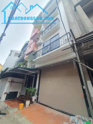 NHÀ ĐẸP CHÚC SƠN, Ô TÔ ĐỖ CỬA, 4Tx32m2 , CÁCH QL6A, KĐT LỘC NINH 500M. GIÁ 3.65 TỶ