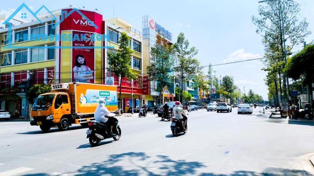 Bán tòa nhà hơn 1000m2 sàn góc 2 mặt tiền khu dân cư D2D sát đường Võ Thị Sáu giá 30 tỷ