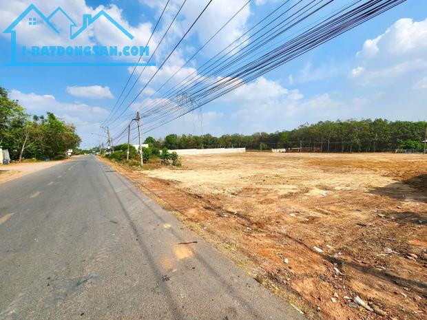 KẸT TIỀN BÁN GẤP 1.060M2 SÁT BÊN CHỢ, TR.HỌC ĐÔNG DÂN NGAY KCN ĐANG H.ĐỘNG. GIÁ 170TR