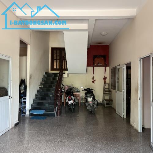 Nhà Xưởng 1.310m2, ngang 26m giảm giá 3.5 tỷ.