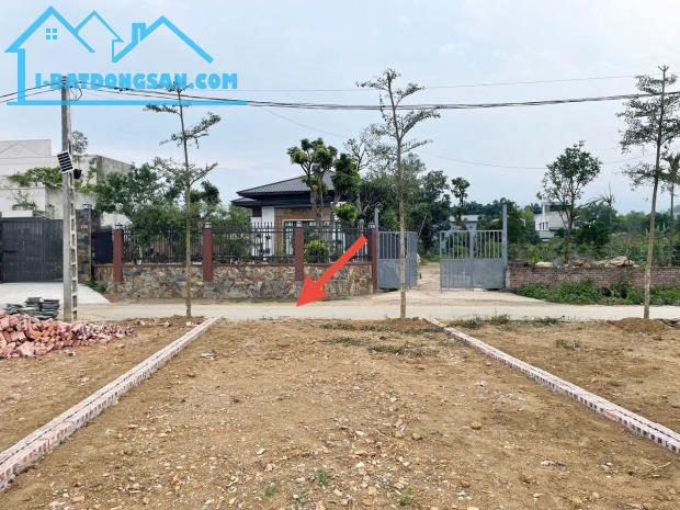 Bán gấp lô đất 100m² thổ cư, ô tô vào tận nơi – gần Khu CNC Hòa Lạc, giá cực hấp dẫn!