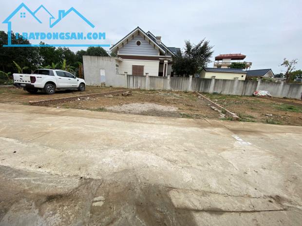 bán 125m2 đất gần ngã 3 chợ hòa lạc