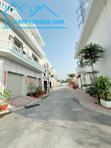 Nhà 1 trệt 1 lầu DTSD:154m2 Thị trấn Tân Hiêp,chủ quyền đầy đủ