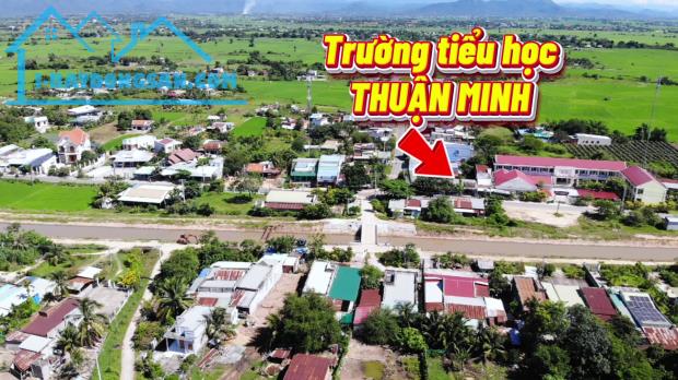 Mặt tiền đường chính liên xã Thuận Minh gần trường tiểu học