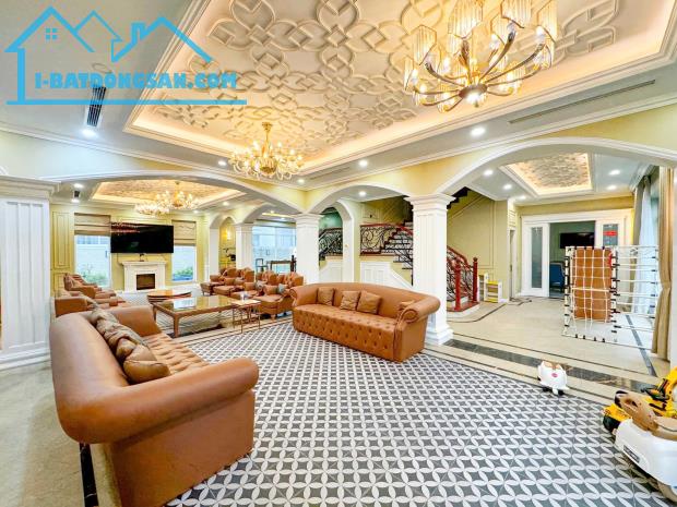 ⚜️ BIỆT THỰ HƯỚNG DƯƠNG 4, VINHOME RIVERSIDE 414M2 4T MT 19M, GIÁ TỐT 135 TỶ ⚜️