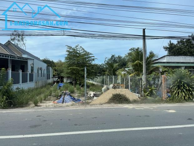 SANG LẠI NỀN ĐẤT (10X35=350M2) THỔ CƯ SHR MT NHỰA NGAY CHỢ DÂN ĐÔNG GIÁ 750 TRIỆU
