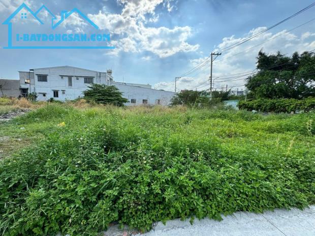 Bán đất Ngô Chí Quốc, Bình Chiểu, Thủ Đức: 32 x 35= 1.108m2, giá 12,5 tỷ.