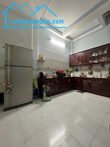 Bán nhà mặt tiền Nguyễn Thế Truyện – khu VIP Tân Sơn Nhì, 3 tầng vuông, sổ riêng, chỉ 13 T