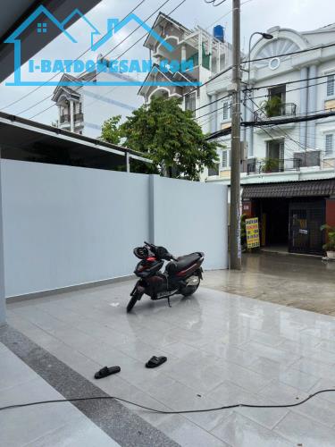 Xưởng VIP Ngay Ngã 5 Vĩnh Lộc - Hẽm Xe Tải - 8 x 30m Giá 10.6 Tỷ