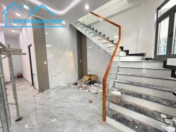 Bán Nhà Mới Xây Trung Tâm Biên Hoà, hoàn công , Thổ cư, Chỉ 2Tỷ9