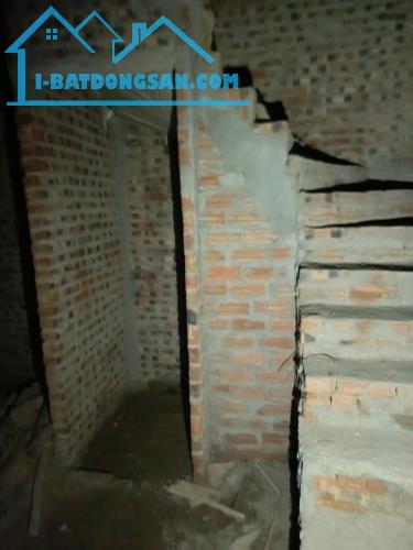 BÁN NHÀ SONG PHƯỢNG – ĐAN PHƯỢNG Diện tích: 42 m² – 4 tầng mới – Giá: 4,7 tỷ. Cách Khu Côn