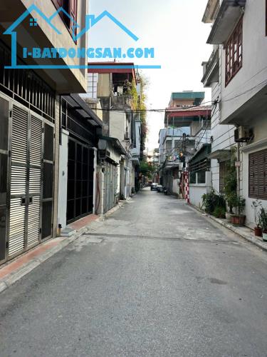 Đất đẹp đường thông ô tô tránh nhau Sài Đồng Long Biên DT 43m2 . Giá 8.6 tỷ