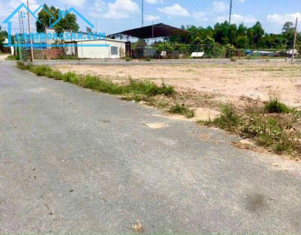 NỢ TIỀN CẦN BÁN 210M2 ĐẤT THỔ CƯ, SỔ RIÊNG SÁT CHỢ, TR HỌC DÂN Ở ĐÔNG. GIÁ 290TR