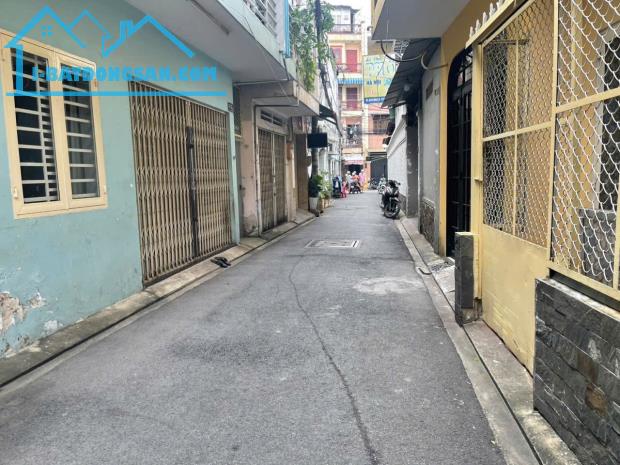 Bán nhà mới 373/ Lý Thường Kiệt - 1 trệt 2 lầu st - DT 3.8 x 10 - giá 5.68 tỷ TL