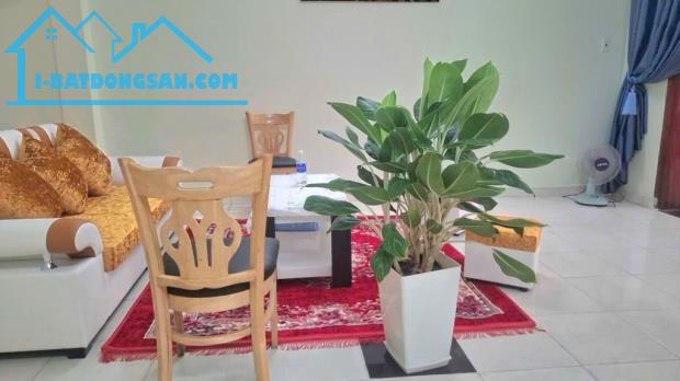 BÁN NHÀ ĐẸP SÁT TÂ.N KỲ TÂN QUÝ - ĐƯỜNG XE TẢI - ( 5X19M )