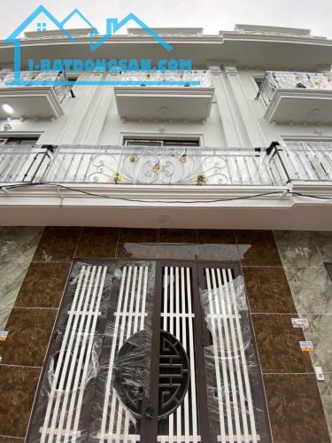 BÁN NHÀ 3Tx33m, Ô TÔ ĐỖ CỔNG, FULL TIỆN ÍCH, KHÔNG LỖI PHONG THỦY, KHÔNG DÍNH QUY HOẠCH