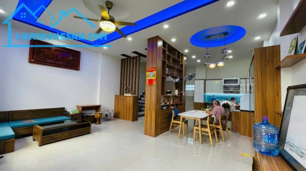 NHÀ 3 TẦNG HẺM CỦ CHI – PHƯỜNG VĨNH HẢI – GẦN BIỂN – GIÁ CHỈ 7,8 TỶ