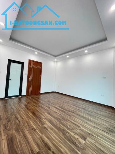 BÁN NHÀ PHỤNG CHÂU 5Tx35m, Ô TÔ QUA CỬA, NGAY GẦN TRƯỜNG C1, ĐẠI HỌC TD-TT
