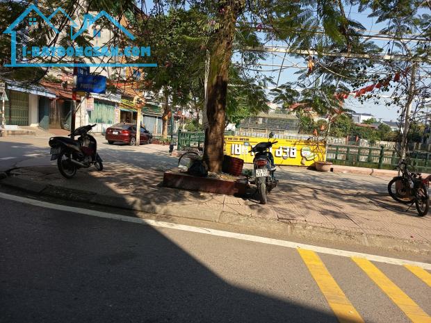 Bán nhà Đan Phượng 46 m2, 4 tầng 5.1 tỷ ô tô tránh cách 20 m chỉ cách đường 32 vài bước ch
