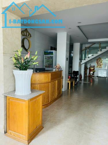 Bán khách sạn Phường Trung Dũng ngay Quảng Trường tỉnh