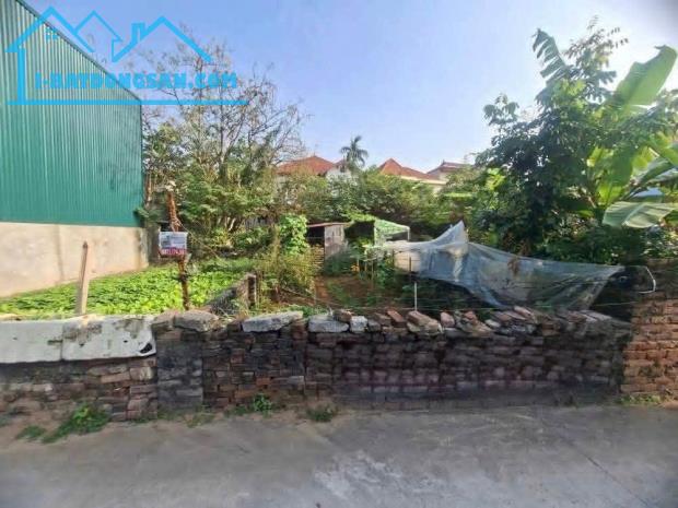 Đất đẹp 2 mặt thoáng ô tô nhỏ vào đất Thôn Hạ Dương Hà DT 81.6m2 . Giá 75 triệu / m2