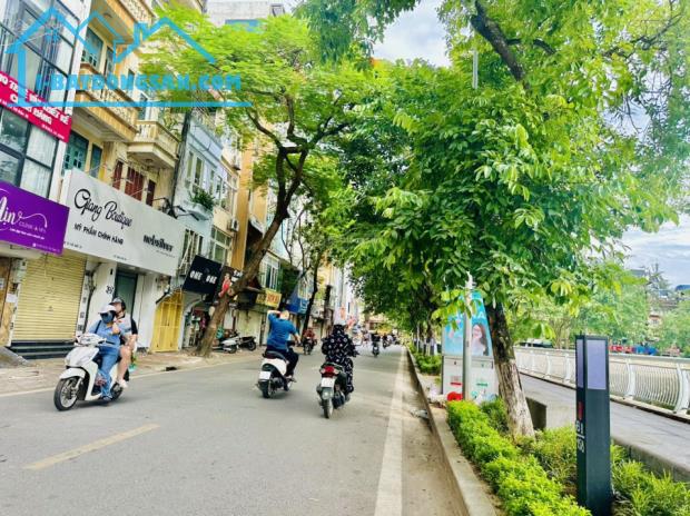 Bán nhà mặt phố Trúc Bạch, View hồ, ô tô tránh, lô góc 2 mặt phố, hiếm nhà bán. Giá 45 tỷ