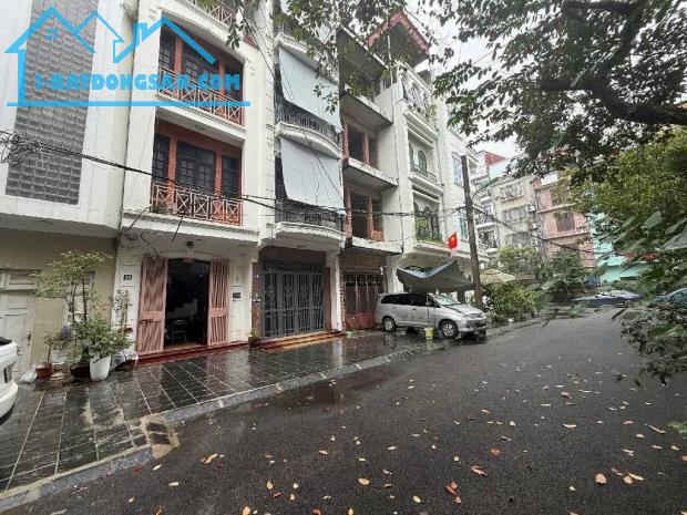 Nhà khu Ngụy Như Kon Tum, thoáng sáng, mặt tiền rộng, gần sân vui chơi – khoảng 13,8 tỷ