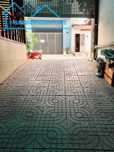 CHDV Đường 449 – dt 445m² – 1 hầm 5 tầng – 60 phòng – 2.2 tỷ/năm