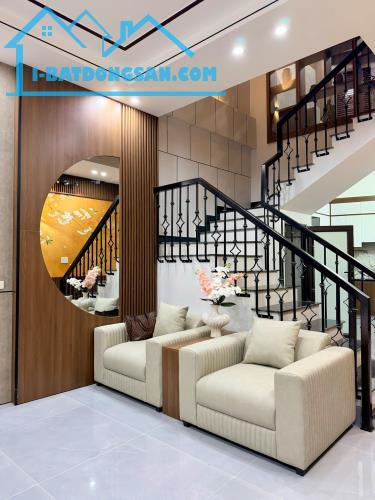Bán căn nhà 4 tầng ngõ phố Nguyễn Tuân, ph Thanh Bình, TP HD, 45m2, mt 4m, 4 ngủ, 3.29 tỷ