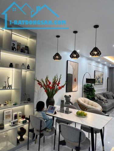 Bán căn nhà mặt phố Nguyễn Tuấn Trinh, Ecopark, TP Hải Dương, 95m2, mt 5m, 4 tầng, KD tốt