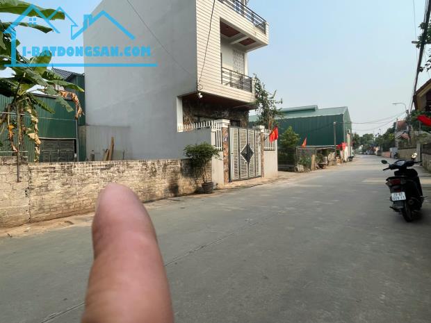 CHỈ 1 LÔ DUY NHẤT TỰ NHIÊN TRỤC CHÍNH -2 Ô TÔ TRÁNH