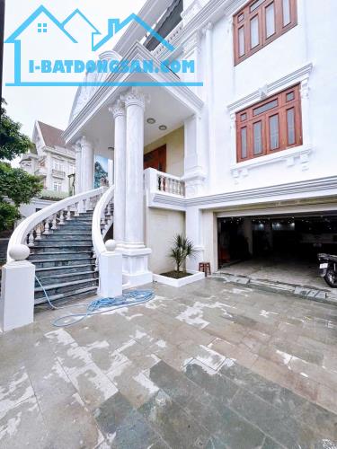 Bán Biệt Thự góc 2 mặt tiền gần Giáo Xứ Hòa Bình, Tân Hòa, Biên Hòa, 360m2, giá 14.9 tỷ