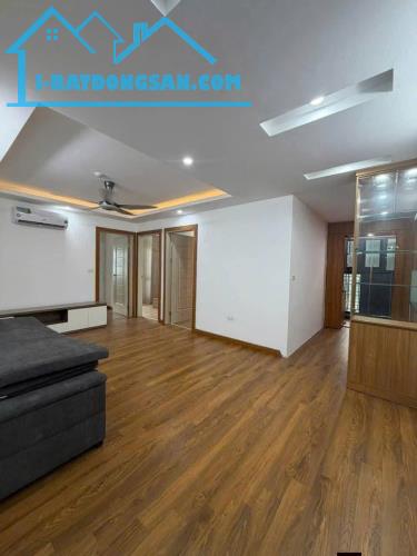 BÁN CHUNG CƯ LONG BIÊN - 3PN 2WC - TẦNG CAO, THANG MÁY - GIÁ CHỈ 4,350 TỈ