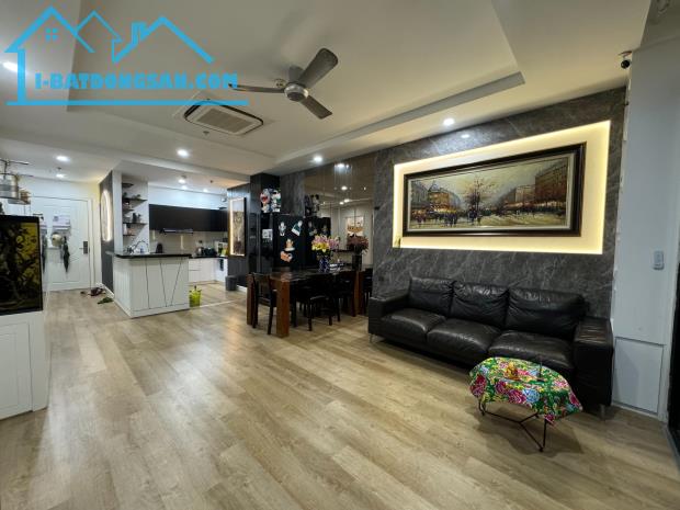 Siêu Phẩm Vip. Bán Chung Cư Nguyễn Văn Cừ, Long Biên 90m2, giá 6,95 tỷ