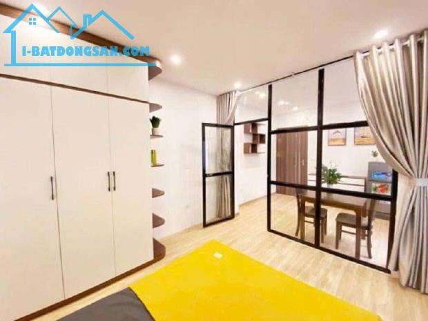 CẦU GIẤY - Toà 14 căn hộ DT 60m² 8 tầng MT 8m 20,2 tỷ - Gần phố - Thang máy - 2 thoáng