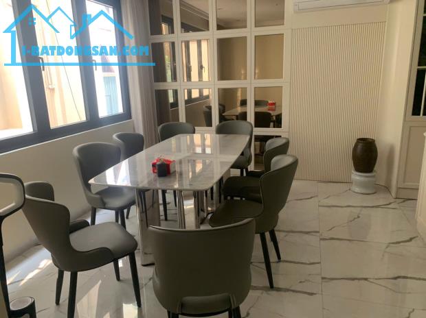 Di Sản Triệu Việt Vương 45m2*5 Tầng, Thang Máy, 17,5m2 Sân Cổng Riêng