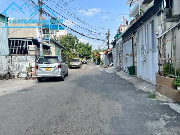 Bán Nhà Xưởng Thới Tam Thôn 18, 1075m2 25x43 Chỉ 27 tỷ Thới Tam Thôn Hóc Môn