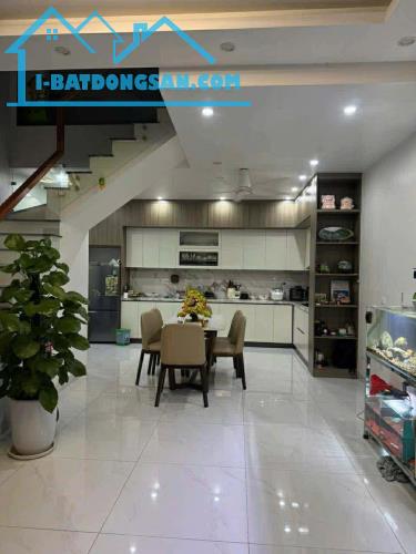 Bán căn nhà 3.5 tầng ngõ phố Phan Chu Trinh, ph Nhị Châu, TP HD, 50m2, mt 5.12m, 3 ngủ