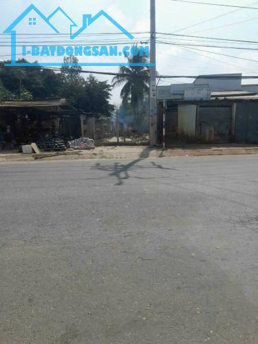 Bán đất mt Nguyễn Hữu Trí , xã Thanh Phú dt 141m2 ( 94m2 thổ) giá 5,2 tỷ